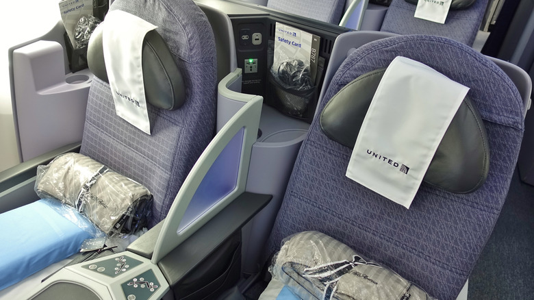 United Polaris business class seats