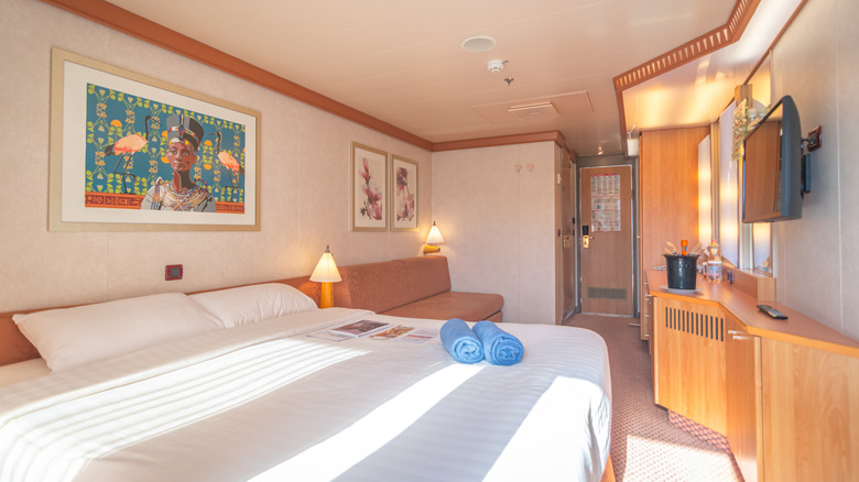 A clean cabin on a cruise ship
