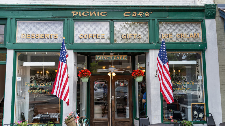 Exterior of the Picnic Cafe in Dahlonega, Georgia