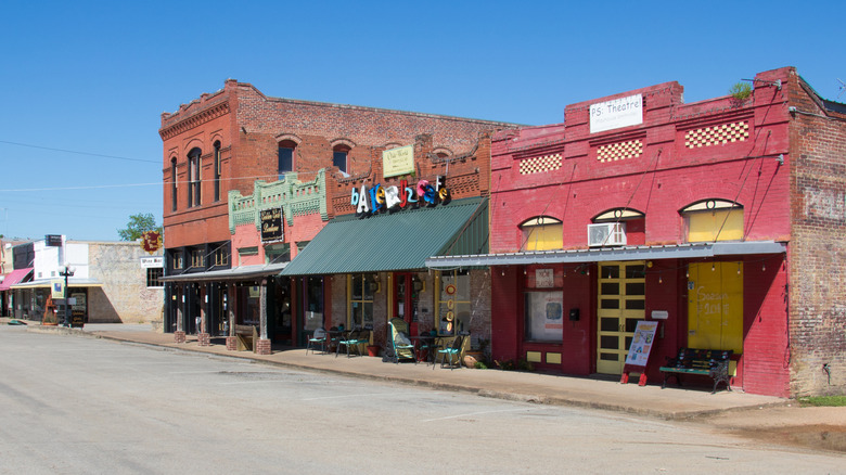 Western architecture along a street in Smithville, Texas