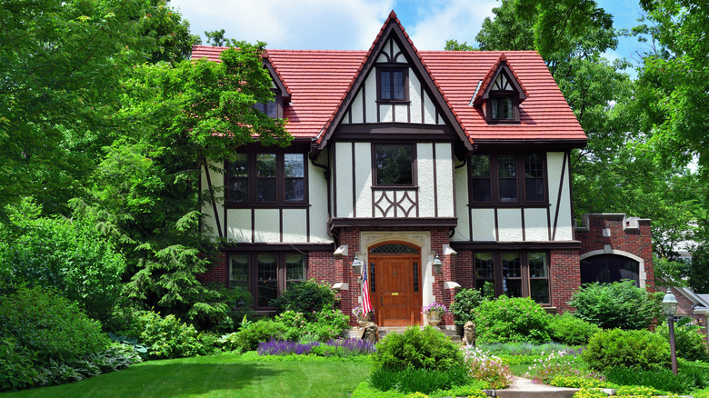 A charming home surrounded by trees in Glen Ellyn, IL