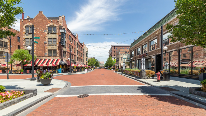 An empty street in downtown Oak Park, IL on a sunny day