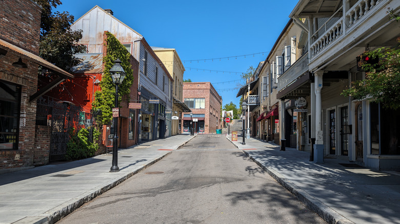 An empty street in Nevada City, California on a clear day
