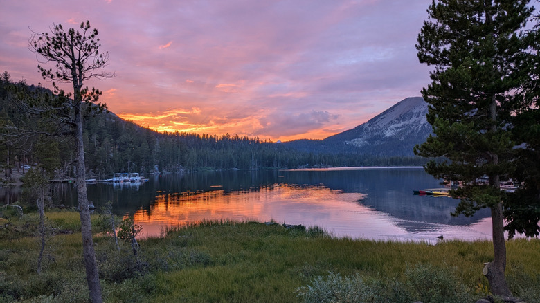 Sunset over mountain scenery in Mammoth Lakes, California