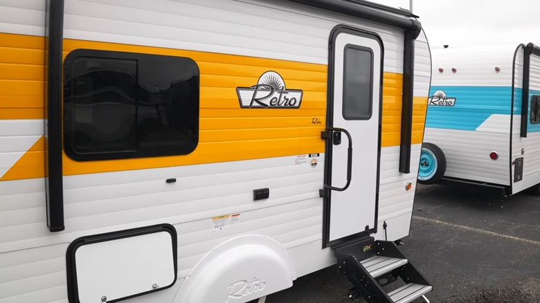 Sunset Park Retro Ruby trailers in yellow and turquoise