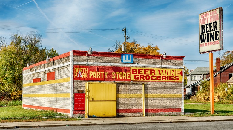 Small store on Hamilton Avenue provides beer, wine and other groceries in Highland Park in Detroit