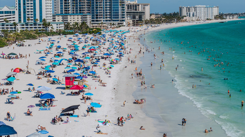 A crowded Sarasota Beach