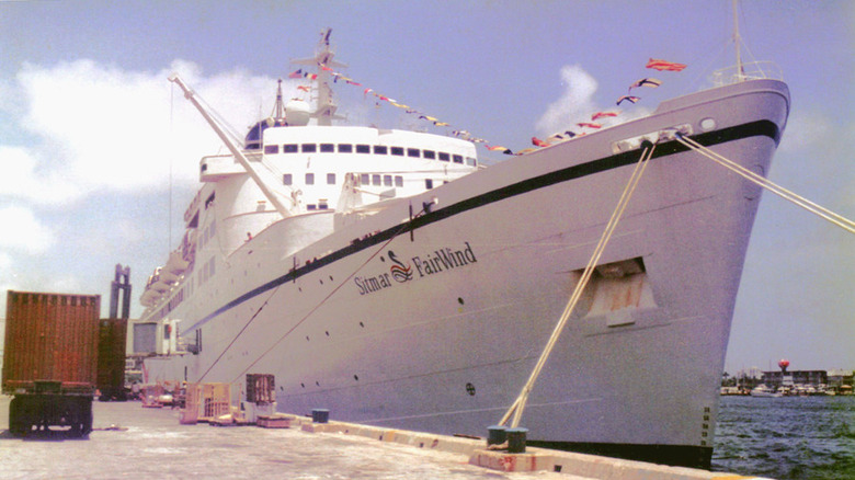 Sitmar Fairwind moored in Miami's harbor on August 3, 1988