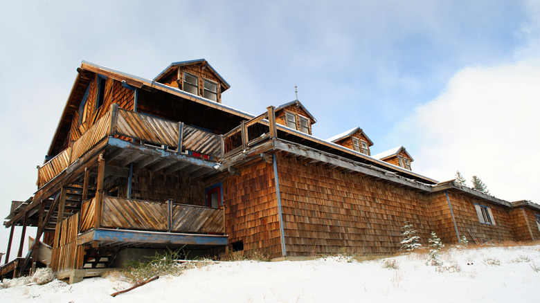 An abandoned building at Iron Mountain, California