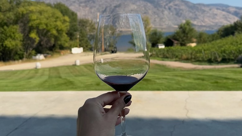 A picture of the front of the La Stella Winery tasting room