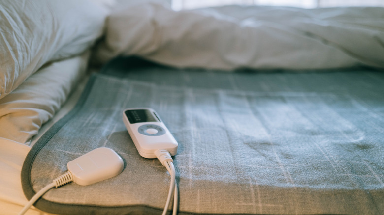 heated mattress pad on an rv bed