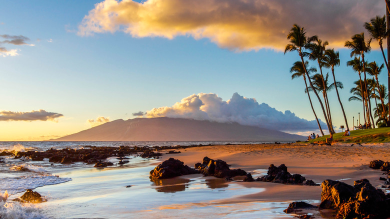 Sunset on a sandy beach on the Hawaiian Island of Maui