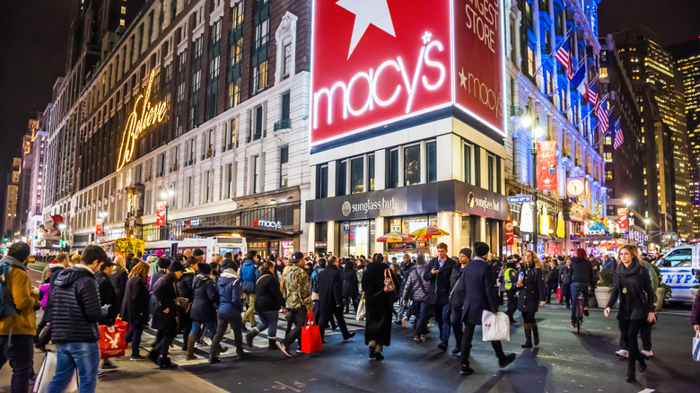 A crowd of shoppers in New York City