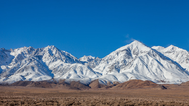 Views of the Sierra Nevada mountains