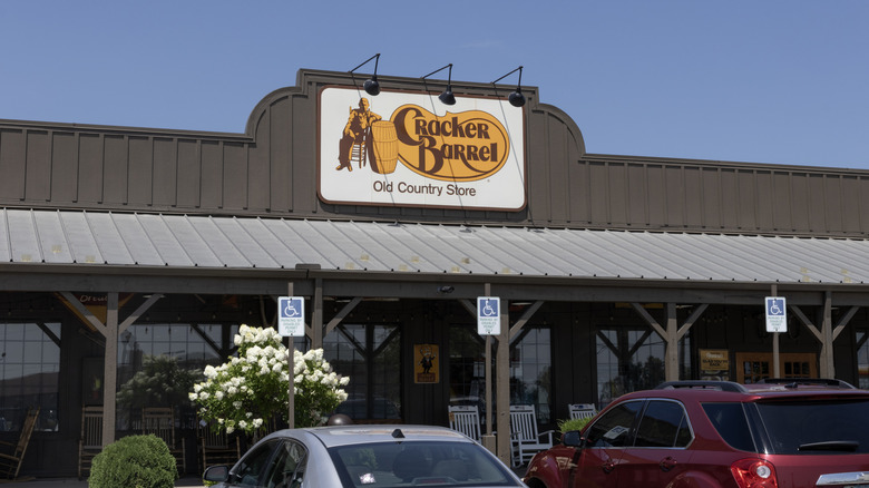 Exterior of a Cracker Barrel entrance