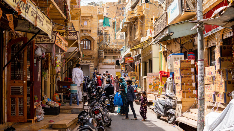 the narrow streets and bazaars of Jaisalmer, Rajhastan