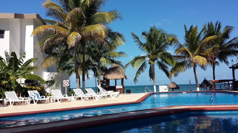 A view of the pool at the Ocean View Cancun Arenas