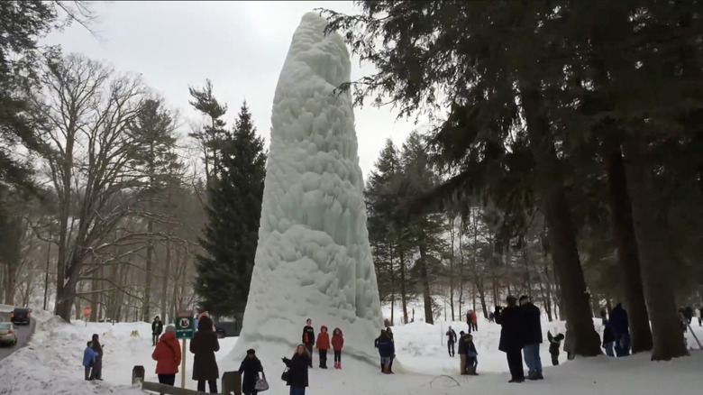 A snowy ice volcano in New York's Letchworth State Park