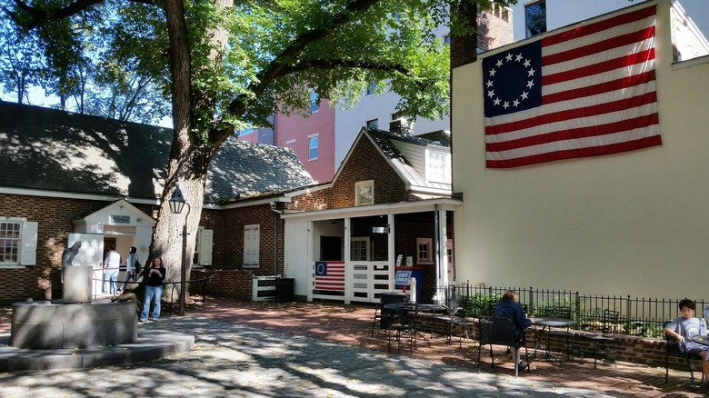 The courtyard of the Betsy Ross House