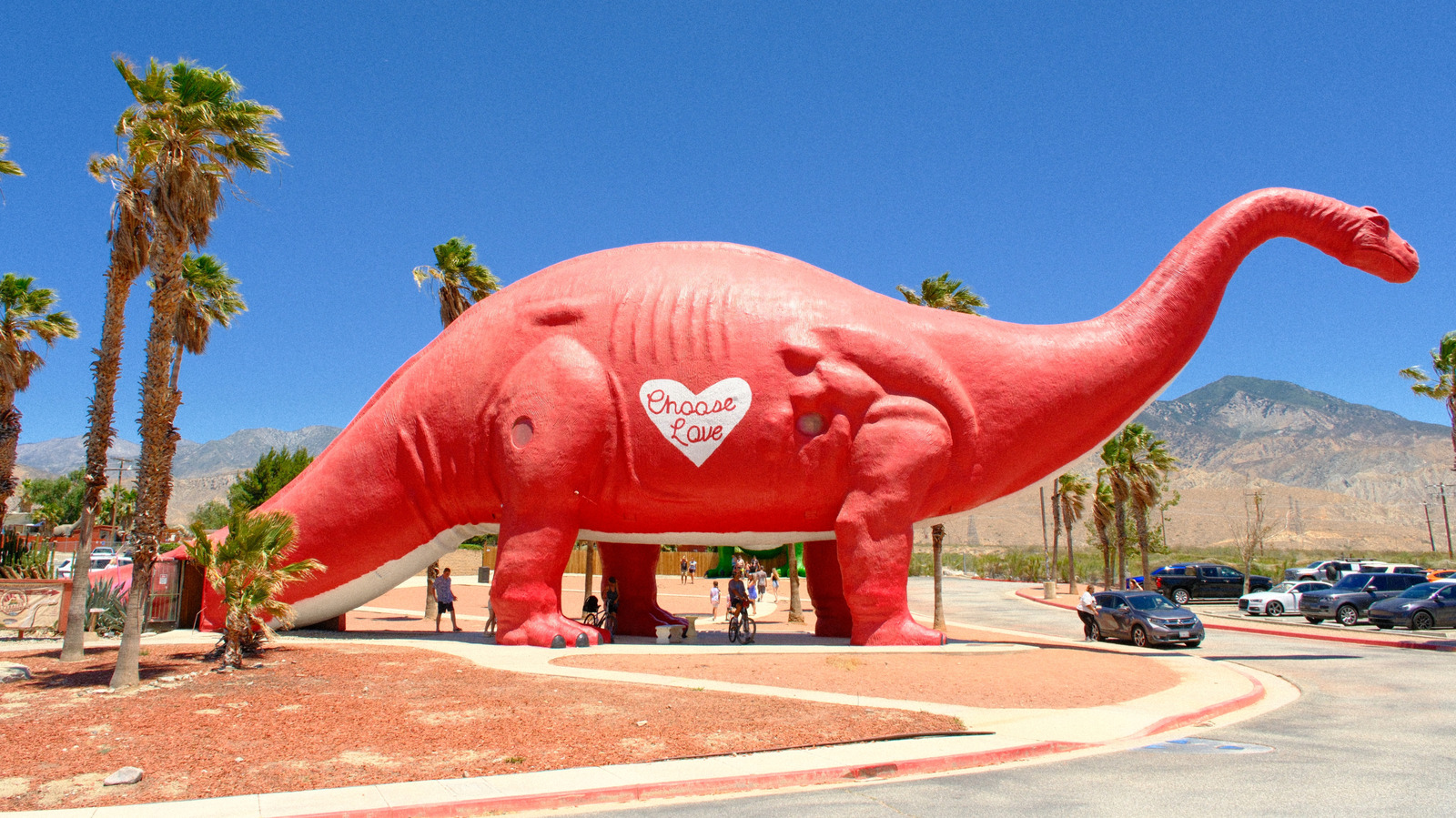 7 Old-School Roadside Attractions You Need To Visit Before They're Gone For Good - Islands