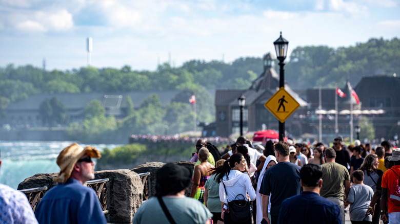 Crowds around the falls