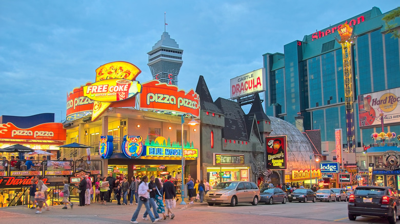 Clifton Hill's touristy attractions