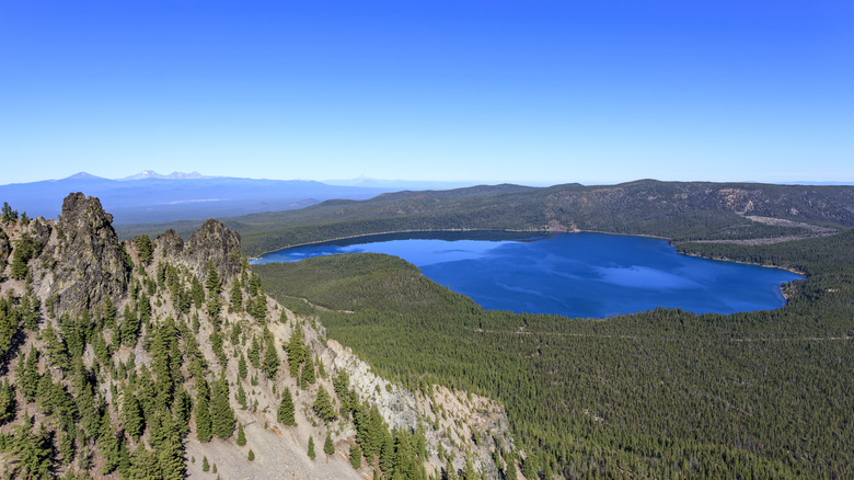 A sweeping view of Paulina Lake in the Newberry Caldera from Paulina Peak