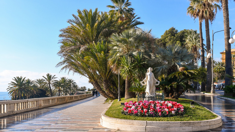 Statue on the promenade in Sanremo