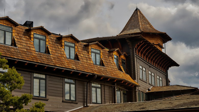 Exterior view of El Tovar roofline and windows at Grand Canyon National Park, Arizona