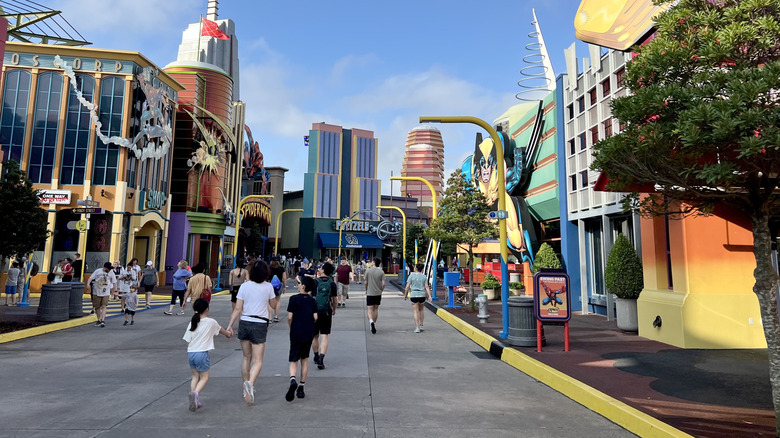 General view of guests walking through Universal Studios Orlando Resort enjoying a theme park