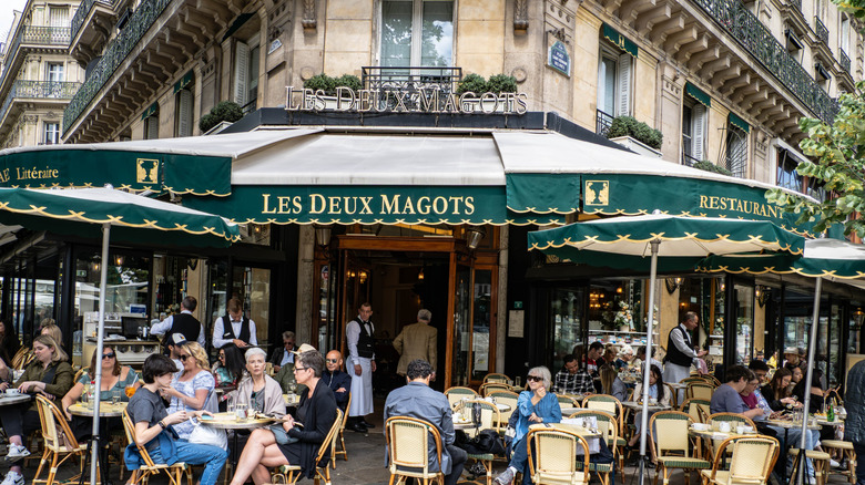 The famous Les Deux Magots and a crowd of diners