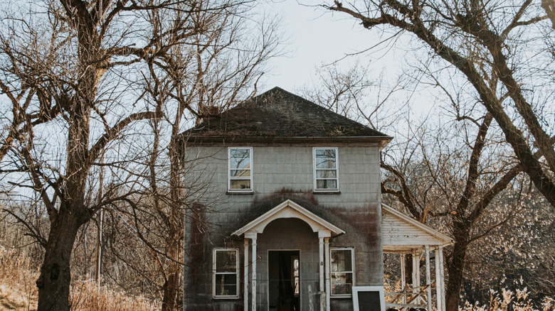An abandoned house in Yellow Dog Vilage
