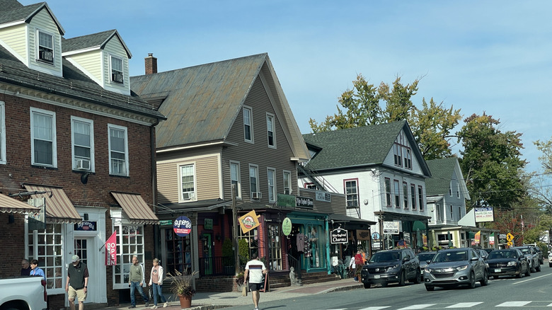A street in North Conway