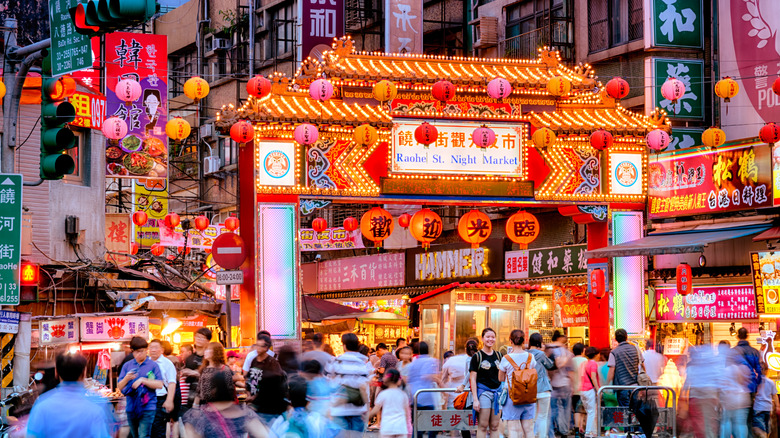 Street market full of people in Taipei