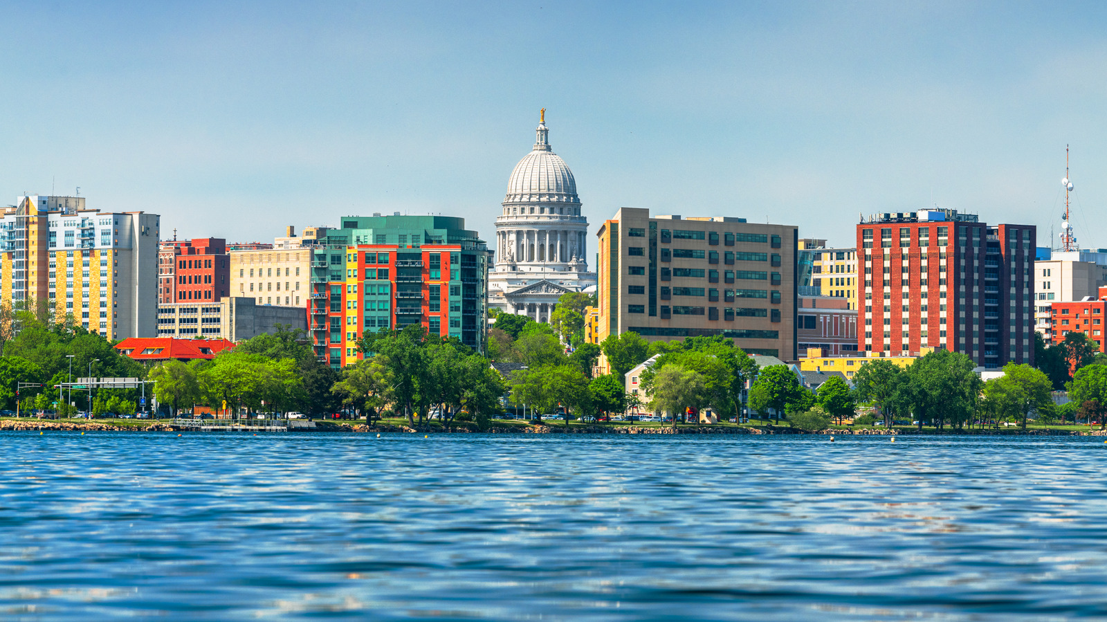 9 Walkable Midwest Cities Where You Can Retire Without A Car