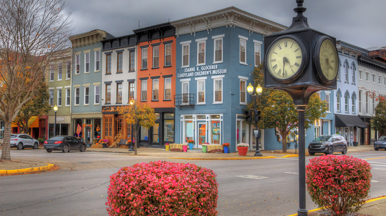 Street view of Portsmouth, Ohio, with blue and orange buildings