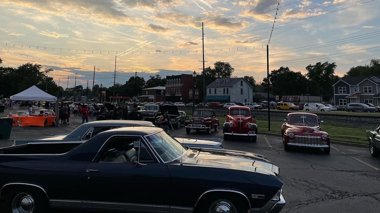 Cars gleam at Ofallan District Nights concert