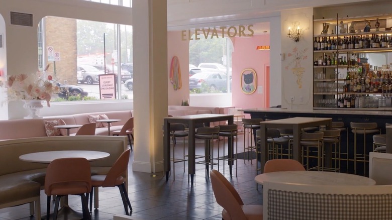 The bar at Quirk Hotel Richmond has pink couches