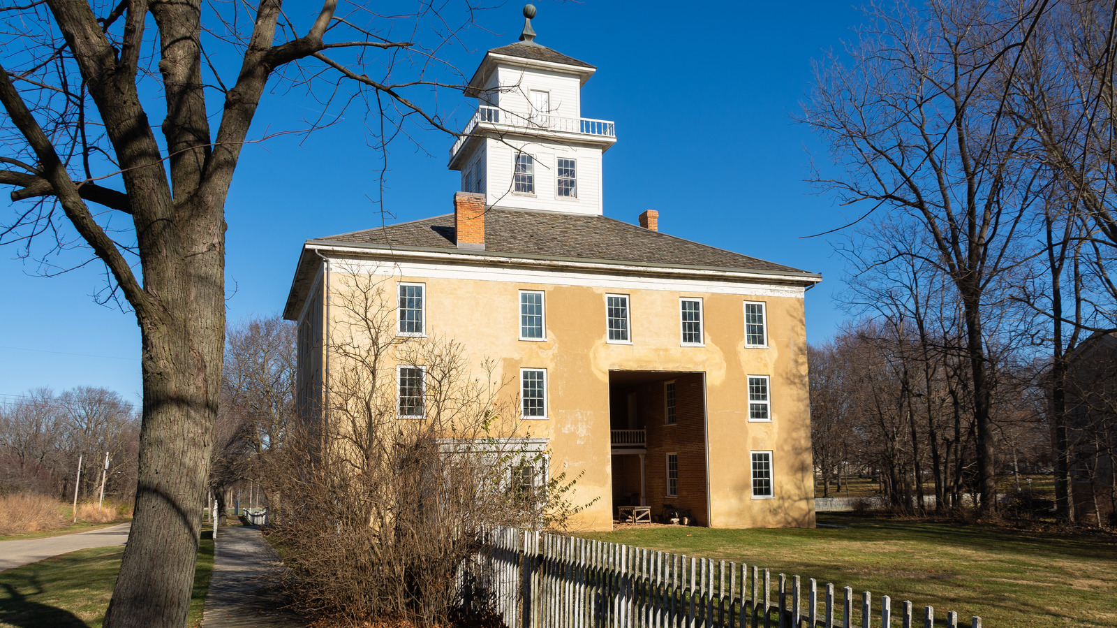 A Historic Illinois Prairie Village Is Preserving Swedish Heritage With ...