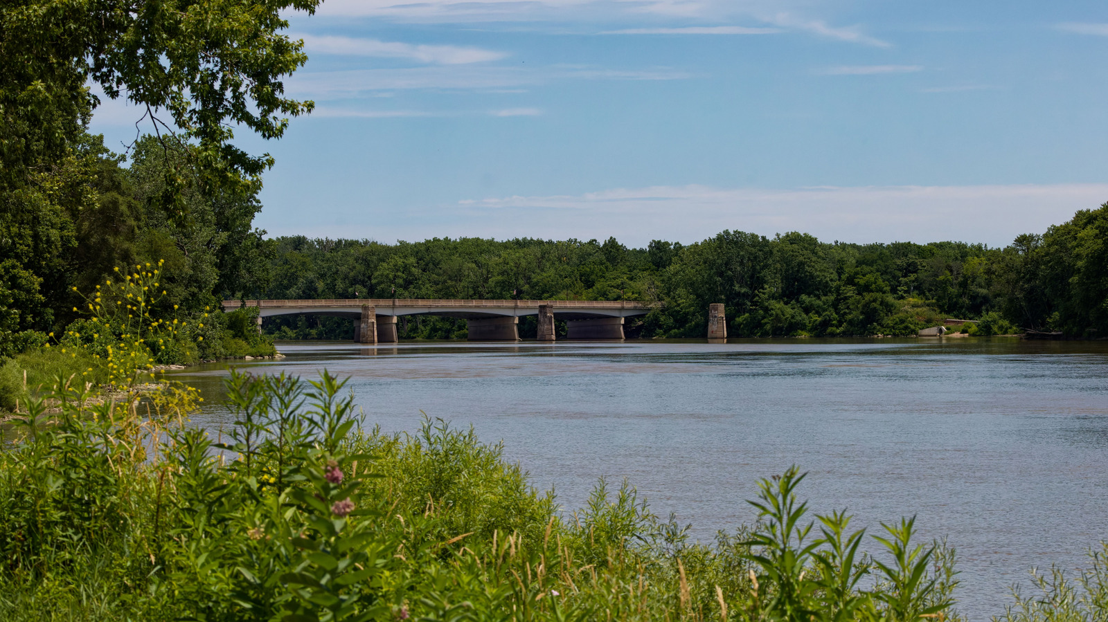 A Historic River In Ohio Reveals - L Intro 1745337899 