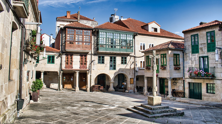 A quiet plaza in Pontevedra, Spain