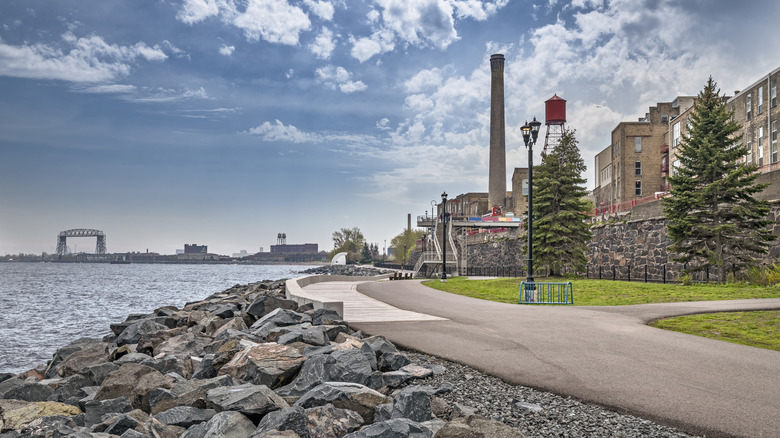 Paved pedestrian pathway beside Lake Superior in Duluth, MN.