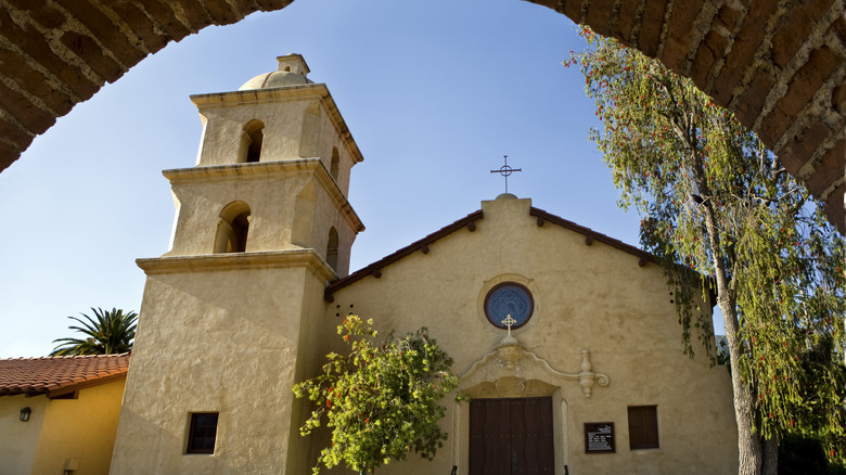 A Spanish-style church and archway in Ojai, California
