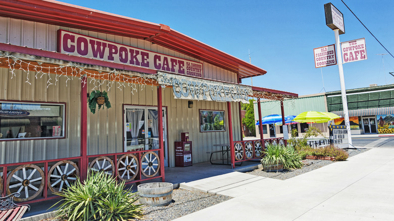 Roadside cafe in Lovelock Nevada