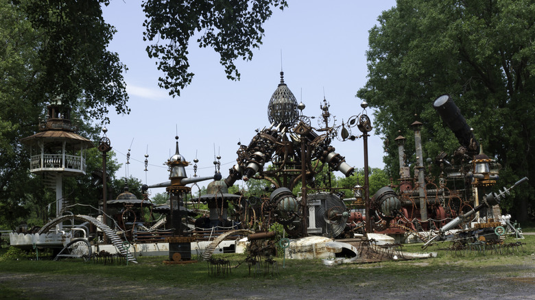 A giant metal sculpture at World of Dr. Evermor.