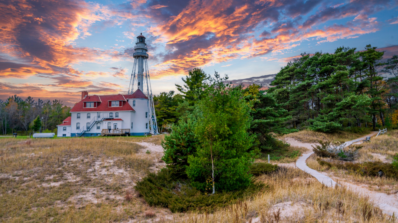 A Scenic Wisconsin Resort City On Lake Michigan's Shores Offers Beach