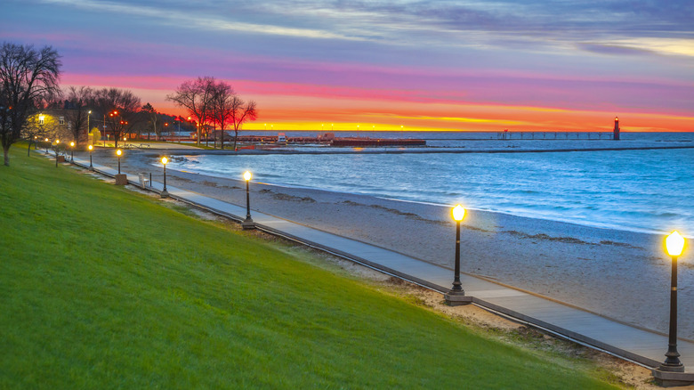 Algoma, Wisconsin, has a beachfront boardwalk and a lighthouse