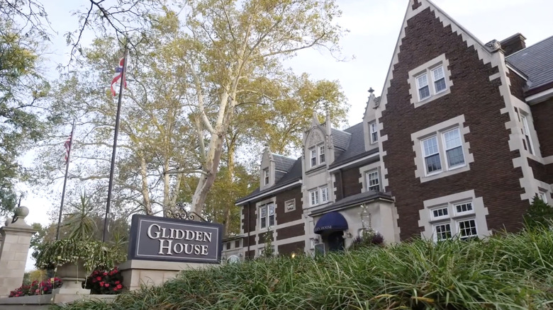Brick Glidden House and its Cleveland Greenery