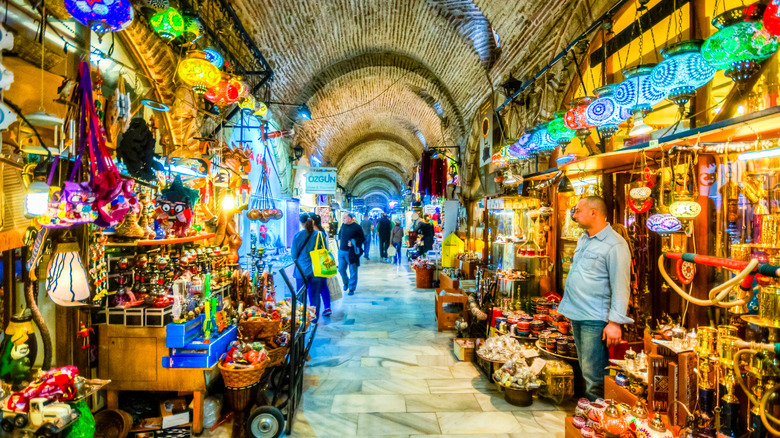 Kızlarağası Inn shopping in Izmir, Turkey