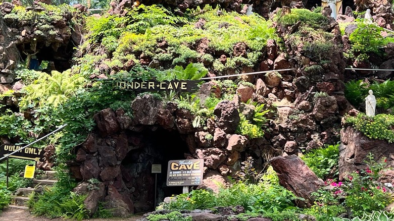 Entrance to the Wonder Cave in Rudolph Grotto Gardens, Wisconsin